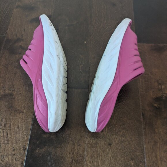 Hoka One One Ora Recovery Slide Sandals – Pink, Men’s 7 / Women’s 9, Used - Picture 5 of 9